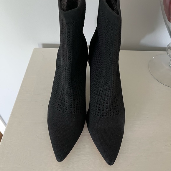 Catherine Malandrino black pull on sock booties (new, without box or tags) sz 10 - Picture 2 of 4
